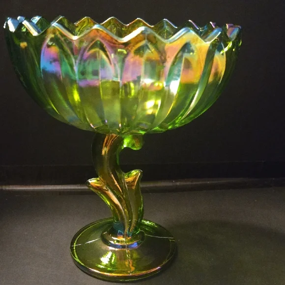Iridescent Green Glass Art Bowl - Picture 4 of 9